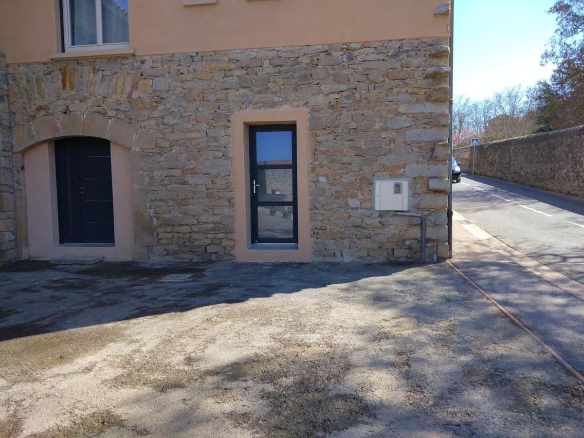 Studio Le Menascle Saint-Georges-de-Luzencon Exterior photo